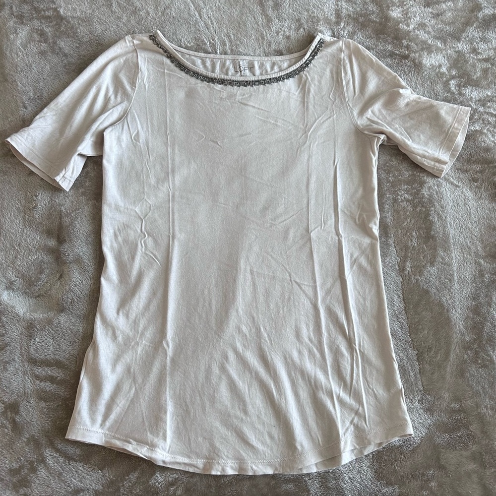 Jewel neckline tee EUC